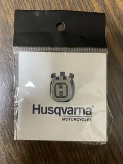 Husqvarna ハスクバーナ　ピンバッチ　未使用品