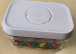 未使用 OXO ポップコンテナ レクタングル ミニ 0.5l １個 16x11x8cm オクソー 保存容器 乾燥食品用密閉容器 GOOD GRIPS POP Container