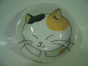 （３）新品！猫柄　ネコ柄　ねこ柄　皿　磁器製