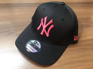 ニューエラ NY ブラック　キャップ New ERA BLACK CAP ピンクロゴ刺繍入　フリーサイズ　未使用　帽子