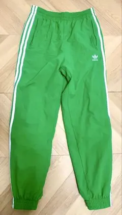 adidas originalsトラックパンツ