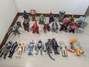 【a131】 ソフビ人形 おまとめ ウルトラマン 怪獣 星人 ウルトラ怪獣 円谷プロ BANDAI バンダイ