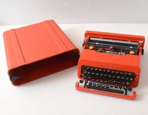 ★F81　現状品　Olivetti Valentine オリベッティ バレンタイン レトロ タイプライター ケース付 赤バケツ ※キーボード不調