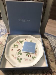 ◯新品未使用　 WEDGWOOD ウェッジウッド ワイルドストロベリー プレート皿 大きめ　 24センチ　即決あり