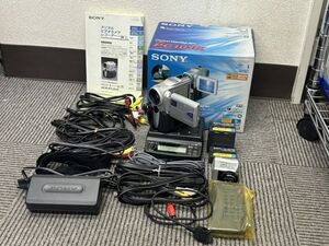 K602-X3-71525 SONY ソニー Handycam ハンディカム DCR-PC101 NTSC デジタル ビデオ カメラ 現状品①