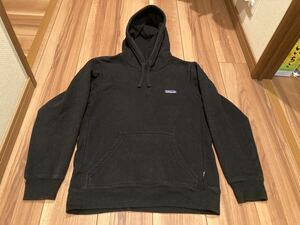 patagonia パタゴニア p6 アップライザルフーディー　パーカー　 スウェット　ブラック　レギュラーフィットＸSサイズ　厚手