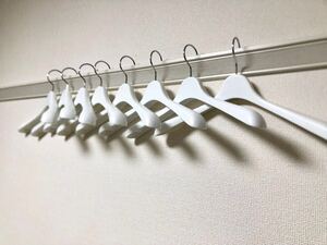 お買い得■美品■レディス用 プラスチック ハンガー首振り■ 38cm ■ジャケット コート ■ホワイト 8本セット■ KOBEL CLOSET婦人用 