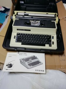 シルバー 電動タイプライター リードモデル E 13 CH タイプライター