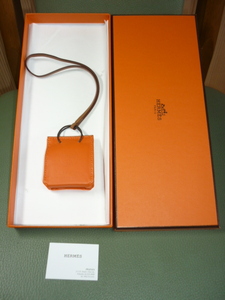 　L07★未使用品★HERMES (エルメス)・【レザー・サックランジュ(刻印Y・2020)】・バックチャーム★商品詳細は記載文を・・