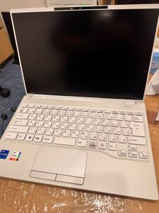 【即日発送】新品同様 富士通 LIFEBOOK U9413 Core i7 1355U メモリ16gb SSD 256gb ホワイトシルパー