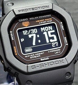 超美品 CASIO G-SHOCK カシオ Gショック G-SQUAD ジースクワッド DW-H5600-1JR ソーラー 腕時計 心拍 血中酸素 睡眠 VO2max USB充電