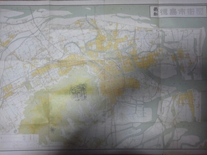 昭和39年 地図[徳島市街図/市全図(傷み:カバーと地図完全分離/スタンプ押印)]沖洲と津田に海水浴場/バス路線/鮎喰駅と文化の森駅未開業