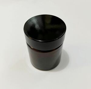 遮光瓶　保存容器　保存瓶　手作りコスメなどに　直径4cm 高さ5cm(蓋含め) 保湿クリーム　シアバター　ミツロウ