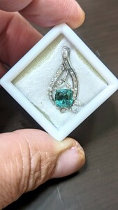 パライバみたい☆ブルーラグーン☆Pt900グリーントルマリンペンダントトップ 1.2ct 0.45ct