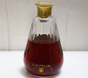 ■CAMUS カミュ 古酒 コニャック ブランデー バカラクリスタル 700ml 