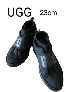 超美品！UGG アグ　黒ニュートラ ロゴスニーカー　スリッポン　22,5㎝～23㎝