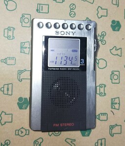 SRF-R633V ソニー 美品 受信確認済 完動品 AM FM ワイドFM ポケットラジオ 名刺サイズ 通勤 出張 競馬 防災 登山 ハイキング 旅行 1040679