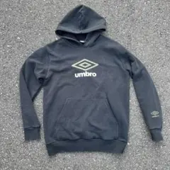 着画　umbro フード付きパーカー 黒　古着　9090