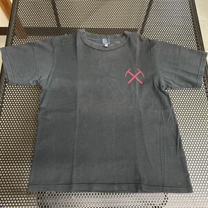 タケオキクチTAKEOKIKUCHI 半袖 プリント Tシャツ 黒 たたみ焼け 全体的に色あせあり