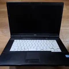 富士通 ノートパソコン LIFEBOOK A572/E