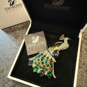 ブローチ アクセサリー ビンテージ ラインストーン スワロフスキー ヴィンテージ SWAROVSKI 鳥 孔雀 九雀 ゴールド