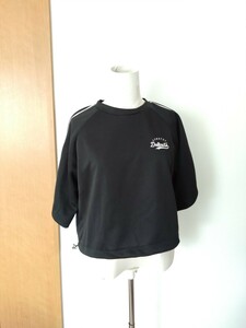 ☆超かわいい　新品未使用タグ付き　黒　Tシャツ　裾絞り付き　サイズL ☆