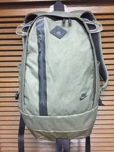 Nike Tech Cheyenne Backpack グリーン USED シャイアンバックパック