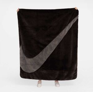 NIKE FAKE FUR BLANKET BLACK GREY DO3793-220 ナイキ フェイク ファー ブランケット ブラック グレー