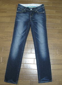 ウエスト２３ Levis Demi Curve Modern Rise Straight 