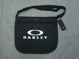 新品OAKLEY(オークリー) ESSENTIAL SMALL BAG 2.0 BLACKOUT 02E