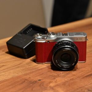 FUJIFILM X-A1 xa1 ミラーレス一眼　MEKE製35mmf1.7マニュアルフォーカスレンズ付き