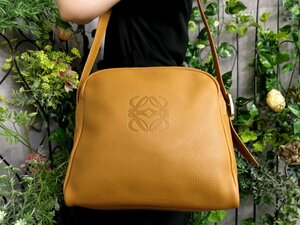 ●超美品●LOEWE ロエベ●アナグラム●ロゴ型押し●カーフ レザー 本革●ワンショルダー バッグ●キャメル●G金具●B5 収納●Js47225