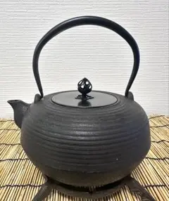 ＵＳＥＤ品　南部正晴堂　石峰作　糸目南部形１３型唐銅蓋 飾摘　南部鉄瓶　南部鉄器