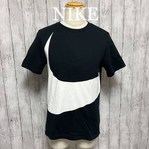 美品！NIKE ビッグスラッシュTシャツ！ナイキ