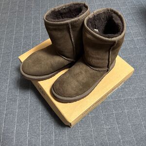 ゆうパック☆アグ☆送料無料☆中古品☆used☆23cm☆W6☆UGG☆CLASSIC SHORT 5825☆クラシック ショート シープスキン ムートンブー☆