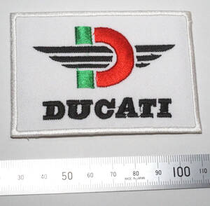 DUCATI ワッペン／パッチ ◆デュカティ(SSR Ducati / ドゥカティ) クラシックなエンブレムのデザインです。◆アイロン簡単貼付可能の様です