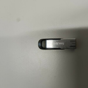 中古)　sandisk USB メモリ　64Gb 送料185円