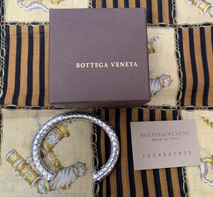 BOTTEGA VENETA(ボッテガヴェネタ) イントレチャートバングル