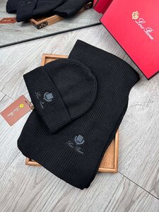 ロロピアーナ　LORO PIANA　男女兼用　帽子　スマフラー　冬用　スカーフ　カシミアストール 　二点セット　ブラック系　プレゼント　ペア