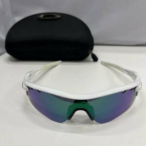 B664【中古品】/ OAKLEY サングラス OO9206-05 131 アイウェア プリズムゴルフ スポーツサングラス 眼鏡 オークリー レインボー ホワイト