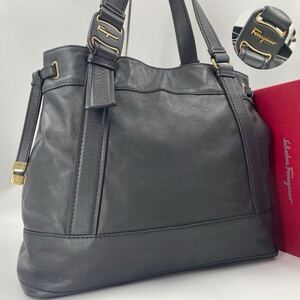 A4 PC収納/極美品/大容量/肩掛け フェラガモ Salvatore Ferragamo トートバッグ ビジネス メンズ ヴァラ ロゴ レザー 本革 レザー ブラック