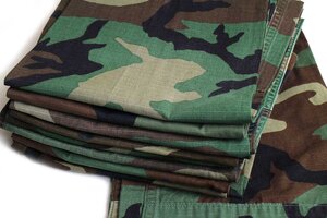 ★米軍 U.S.ARMY ウッドランドカモ BDU カーゴパンツ ヒザ下 カット生地 10足セット★A 端切れ はぎれ ファブリック リメイク ミリタリー