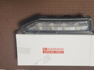 ダイハツ純正　ブーンM700S 右０イルミネーションランプ　LED　RHトヨタ パッソ デイタイムランニングライト 812A0-B1030