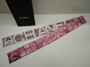 【未使用】シャネル CHANEL スカーフ ヘアバンド CHANELロゴ ピンク ショ ール バンダナ シルク BOX付 BRB・バッグ・財布