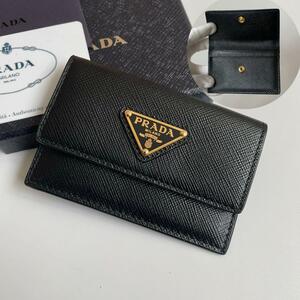 【未使用級★付属品完備】PRADA プラダ カードケース カード入れ 名刺入れ サフィアーノレザー 三角ロゴ トライアングル 黒 1MF028