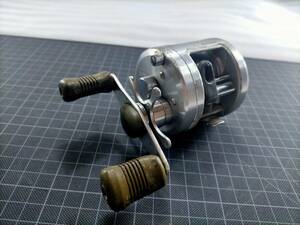 續麥【日本製】 シマノ カルカッタ 200 右 ライトハンドル SHIMANO CALCUTTA Made in JP ベイトリール オールド OLD 1711F