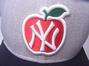 ニューエラ NEW ERA キャップ Apple アップル 刺繍 ロゴ 帽子 ニューヨーク 9FIFTY ヤンキース NEW YORK YANKEES ネイビーxグレー　