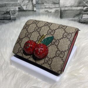 GUCCI グッチ　折り財布　GG柄　さくらんぼ　チェリー