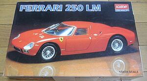 1980年 アカデミー 1/24 フェラーリ 250LM Ferrari Le Mans Racing / Road car Stradale