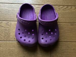 クロックス crocs パープルのサンダル　⑥⑦(14cm)